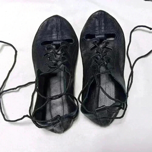 Gandolfi Highland/celtic Leather lace up dance shoe. Ladies size 7. - Picture 4 of 6